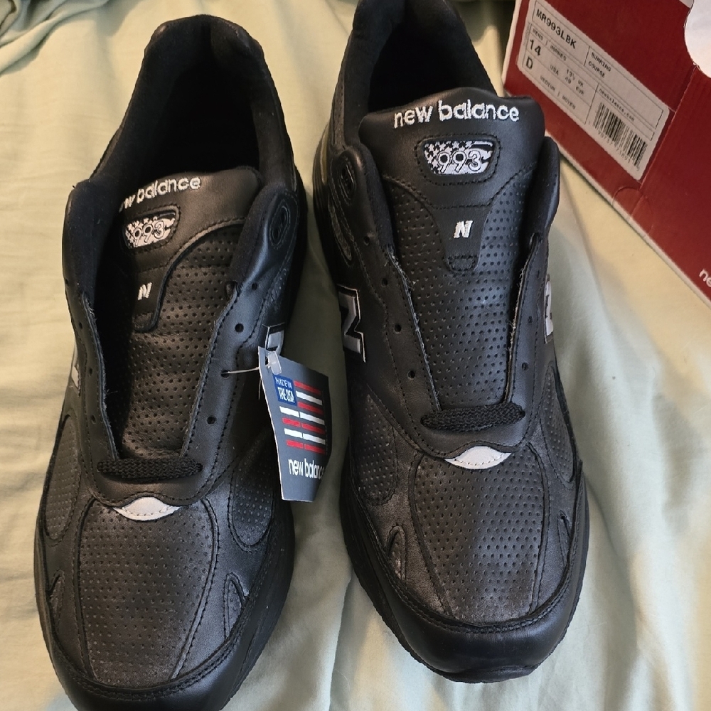 14D New Balance Men's Triple Black 993